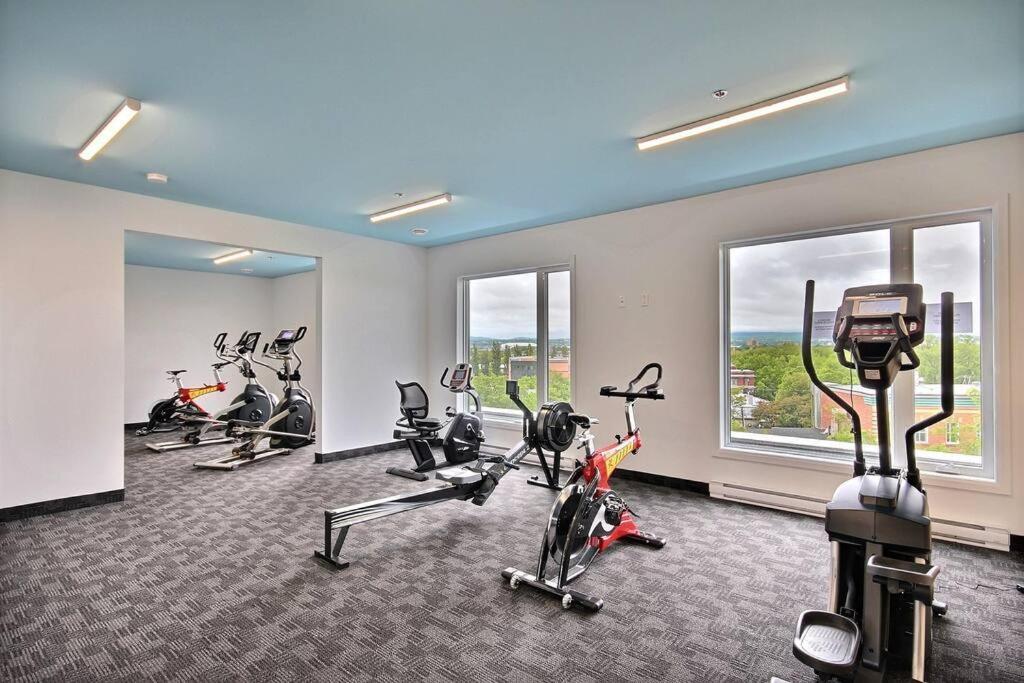 Апартаменты Penthouse With Free Indoor Parking Downtown Квебек Экстерьер фото