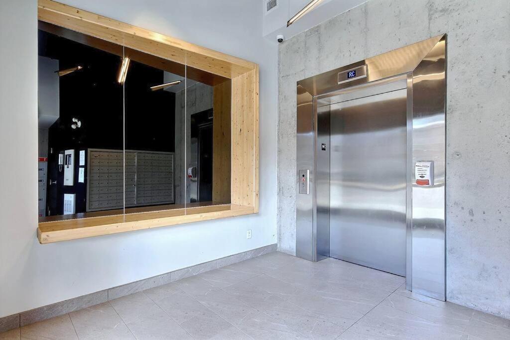 Апартаменты Penthouse With Free Indoor Parking Downtown Квебек Экстерьер фото